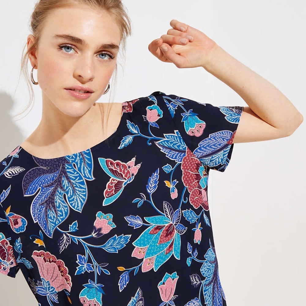 Ann Taylor NWT Butterfly Pleat Back Top Size Small